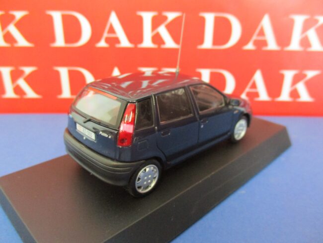 Die cast 1/43 Modellino Auto Carabinieri Fiat Punto 60 S 1995 blu - immagine 3