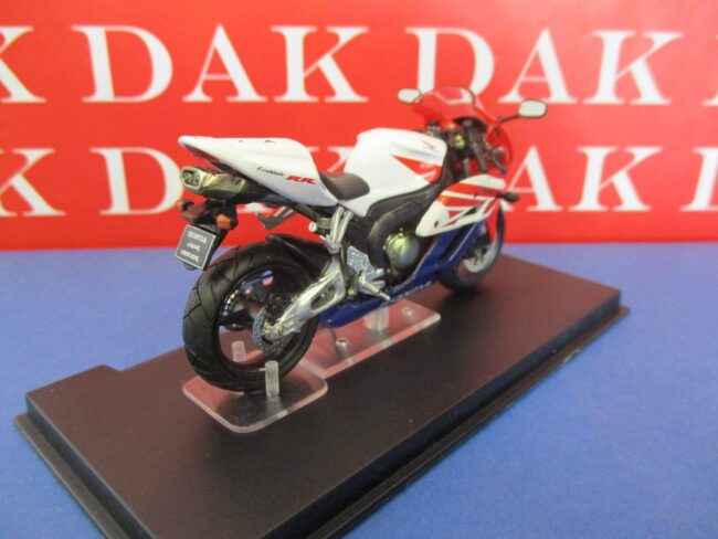 Die cast 1/24 Modellino Moto Honda CBR 1000 RR - immagine 3