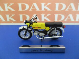 Die cast 1/24 Modellino Moto Jawa Mustang