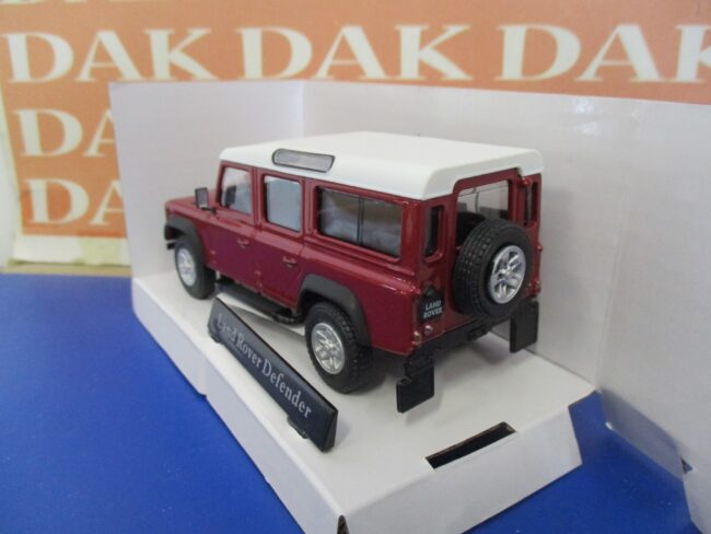 Die cast 1/43 Modellino Auto Land Rover Defender 110 prugna by Cararama - immagine 3