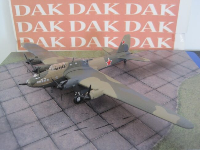 Die cast 1/144 Modellino Aereo Aircraft Petlyakov PE-8 USSR - immagine 4