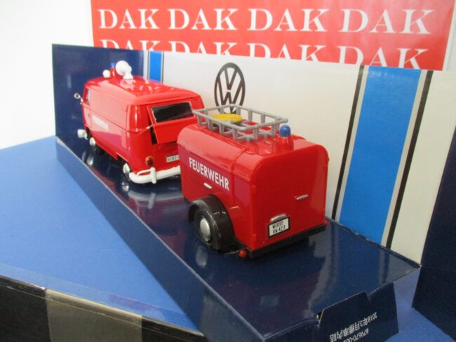 Die cast 1/24 Modellino Furgone Volkswagen T1 Van Pompieri Feurwehr + Trailer - immagine 3