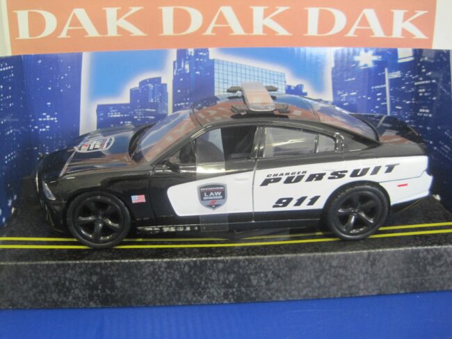 Die cast 1/24 Police Dodge Charger Pursuit 2011 by Motor Max