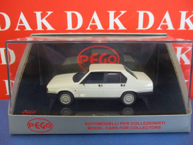 Die cast 1/43 Modellino Auto Alfa Romeo 90 Super bianca - int. neri by Pego - immagine 5