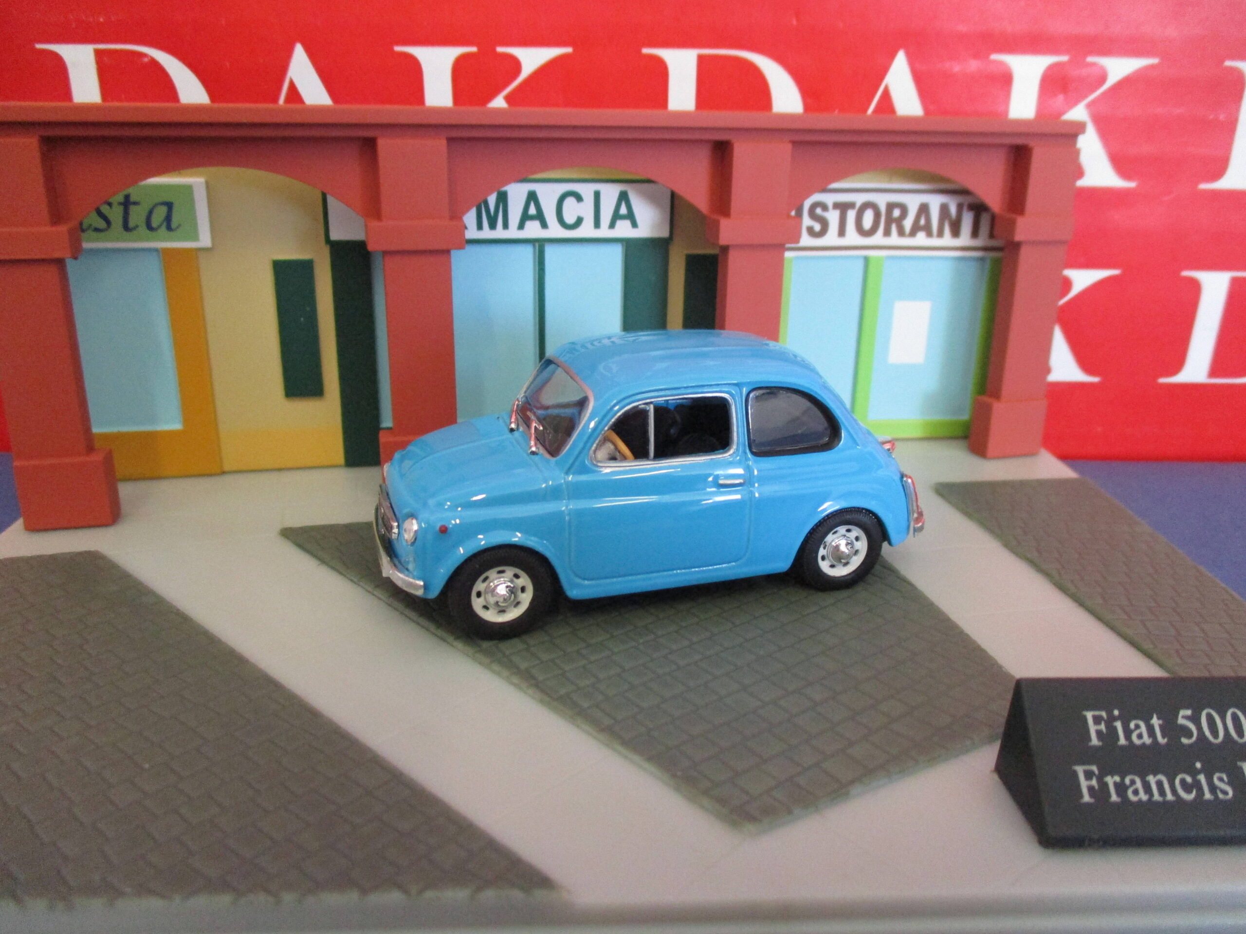 Die cast 1/43 Modellino Auto Diorama Fiat 500 MyCar Francis Lombardi Blu