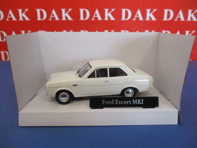 Die cast 1/43 Modellino Auto Ford Escort MKI Bianca by Cararama