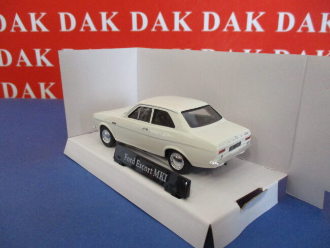 Die cast 1/43 Modellino Auto Ford Escort MKI Bianca by Cararama - immagine 3
