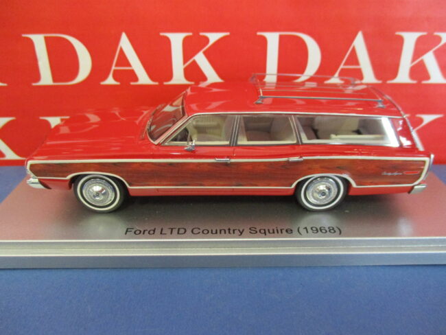 1/43 Modellino Auto Ford LTD Country Squire 1968 Red by Kess