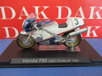 Die cast 1/24 Modellino Moto GP Honda 750 Joey Dunlop 1985