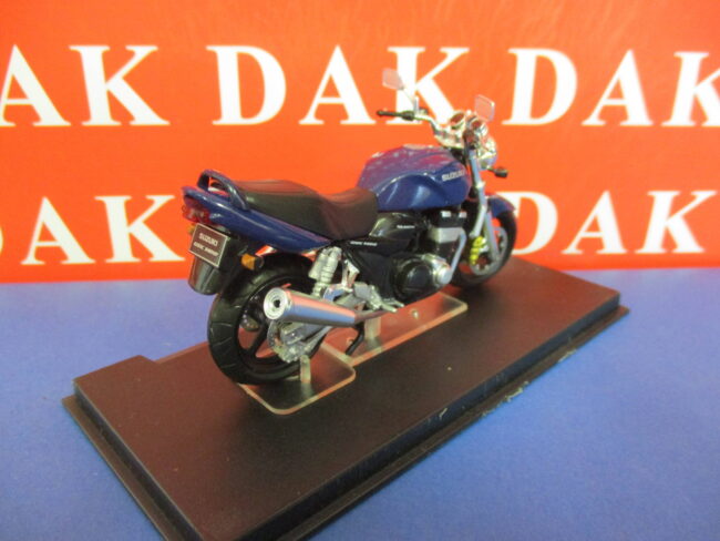 Die cast 1/24 Modellino Moto Suzuki GSX 1400F - immagine 3