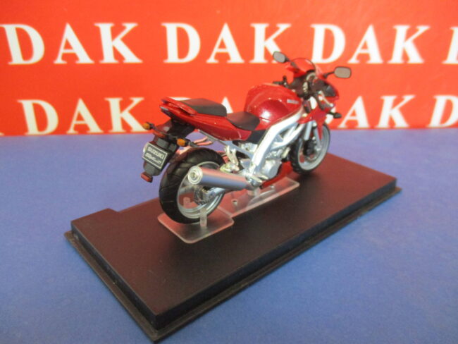 Die cast 1/24 Modellino Moto Suzuki SV 1000S - immagine 5