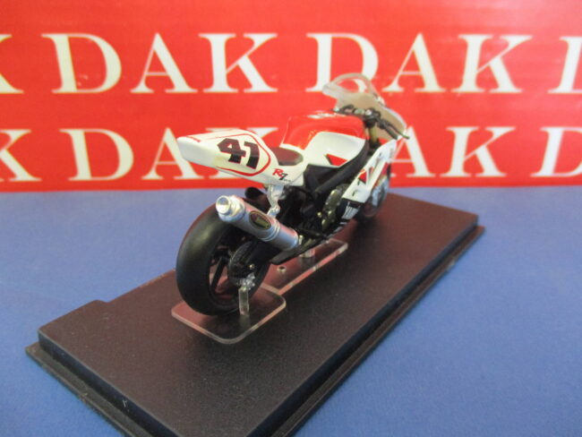 Die cast 1/24 Modellino Moto GP Yamaha R7 Noriyuki Haga 2000 - immagine 3