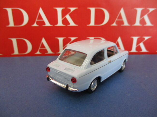 Die cast 1/43 Modellino Auto Fiat 850 Berlina by Solido - immagine 3
