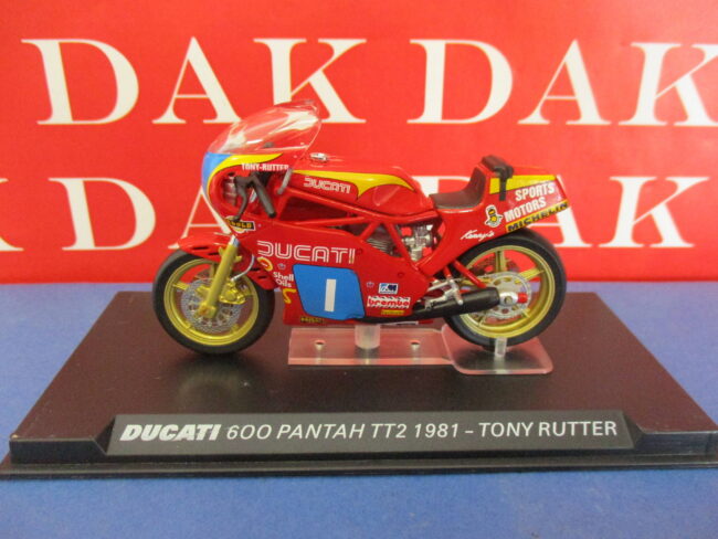 Die cast 1/24 Modellino Moto Ducati 600 Pantah TT2 1981 Tony Rutter