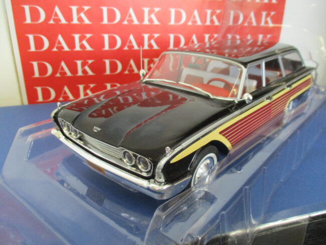 Die cast 1/18 Modellino Auto Ford Country Squire 1960 by Model Car Group - immagine 2