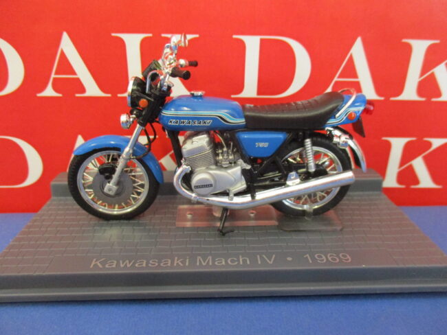 Die cast 1/24 Modellino Moto Kawasaki Mach IV 1969 by Ixo Museum