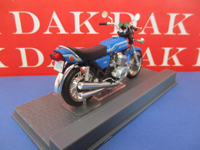 Die cast 1/24 Modellino Moto Kawasaki Mach IV 1969 by Ixo Museum - immagine 3