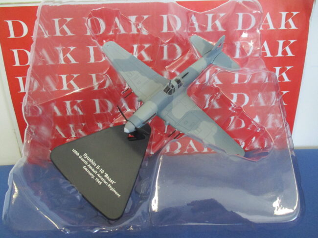 Die cast 1/72 Modellino Aereo Aircraft Ilyushin IL-10 Beast 108th GAAR 1945 USSR - immagine 4