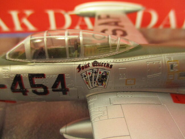 1/72 Modellino Aereo Aircraft F-84G Four Queens Col. Joe Davis Korea War 1953 - immagine 3