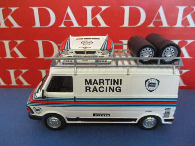 Die cast 1/43 Set Assistenza Rally Lancia 037 Martini Fiat 242 RMC W. Rohrl 1983 - immagine 2