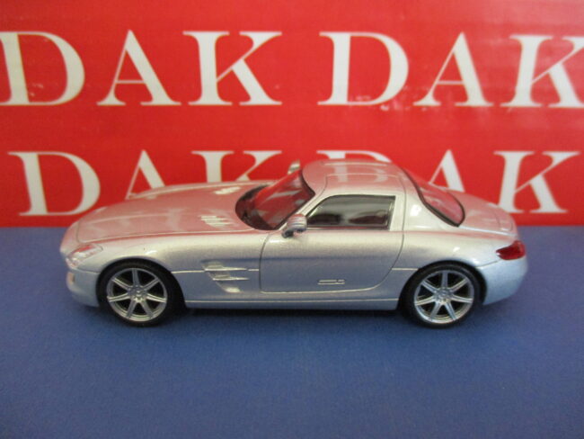 Die cast 1/43 Modellino Auto Mercedes SLS AMG blister