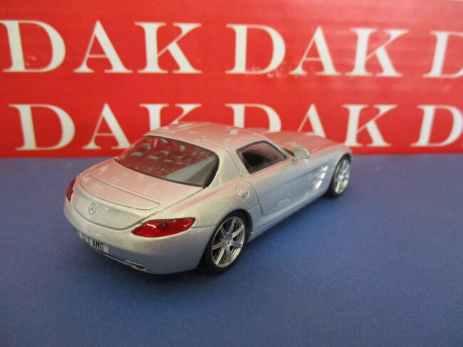 Die cast 1/43 Modellino Auto Mercedes SLS AMG blister - immagine 3
