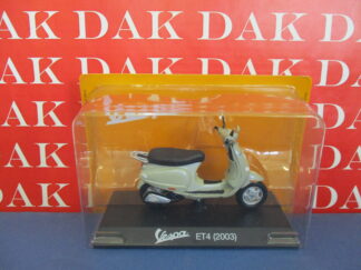 Die cast 1/18 Modellino Motorino Scooter Vespa ET4 2003