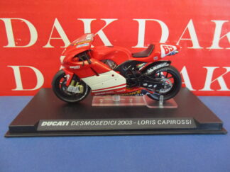Die cast 1/24 Modellino Moto GP Ducati Desmosedici 2003 Loris Capirossi
