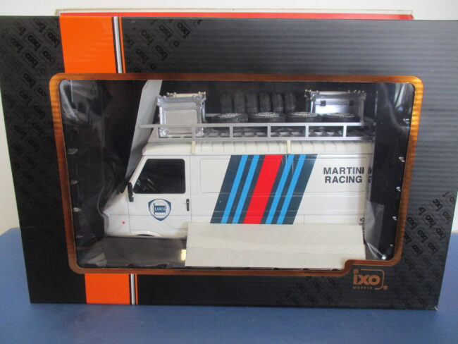 Die cast 1/18 Modellino Furgone Fiat 242 Martini Rally Team Assistance 1986 Ixo - immagine 3