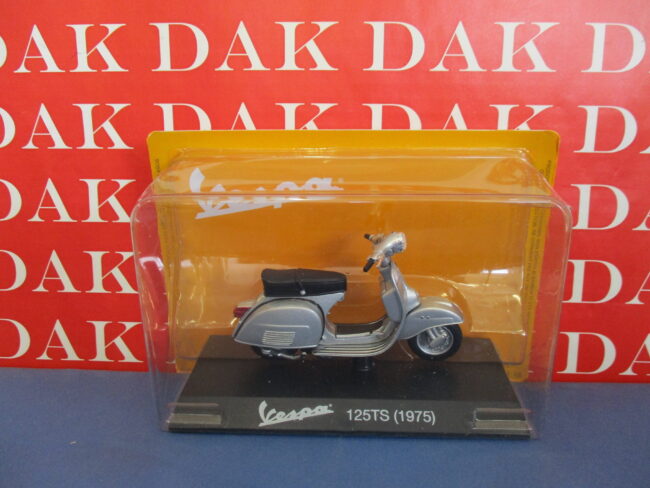Die cast 1/18 Modellino Motorino Scooter Vespa 125 TS 1975