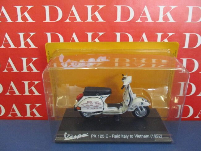 Die cast 1/18 Modellino Motorino Scooter Vespa PX 125e Raid Italy to Vietnam 199