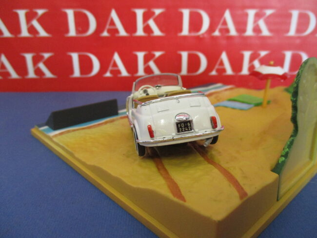 Die cast 1/43 Modellino Auto Diorama Fiat Nuova 500 Jolly Spiaggia - immagine 3