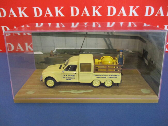 Die cast 1/43 Modellino Diorama Auto Citroen 2CV 6 Ruote con betoniera by Atlas - immagine 4