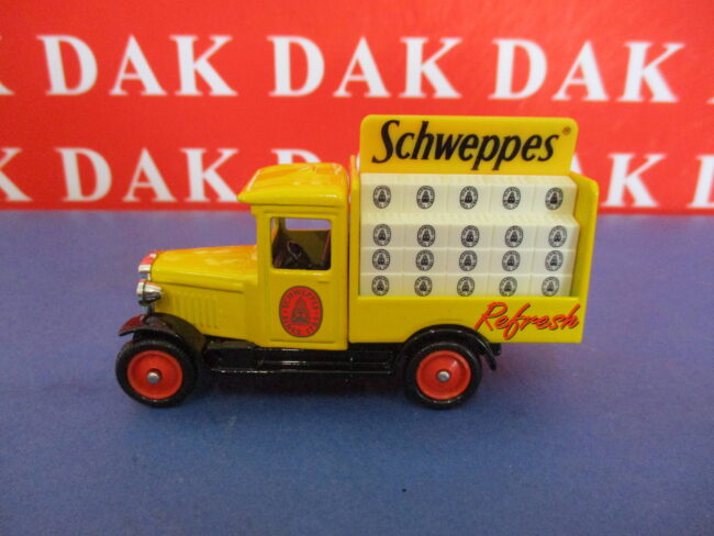 Die cast Modellino Furgone Chevrolet Van Schweppes by Corgi