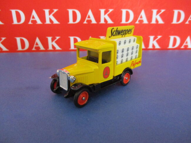 Die cast Modellino Furgone Chevrolet Van Schweppes by Corgi - immagine 2