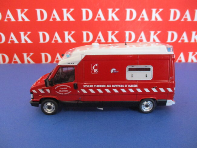 Die cast 1/43 Modellino Furgone Pompieri Peugeot J5 Maxum VSRB 1993