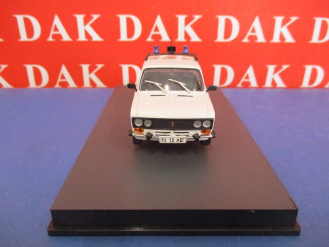 Die cast 1/43 Modellino Auto 007 James Bond Police Polizia VAZ 2106 Goldeneye - immagine 4