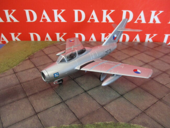 1/72 Modellino Aereo Aircraft Mig-15 UTI Czechoslovakia Air Force by Easy Model - immagine 2
