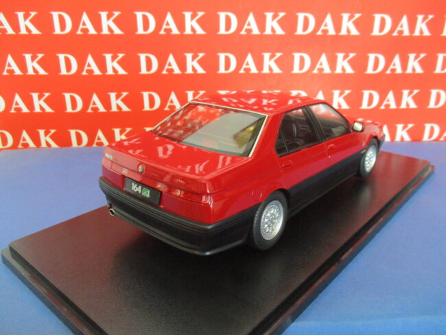 Die cast 1/18 Modellino Auto Alfa Romeo 164 Q4 Red 1994 by Triple9 - immagine 5