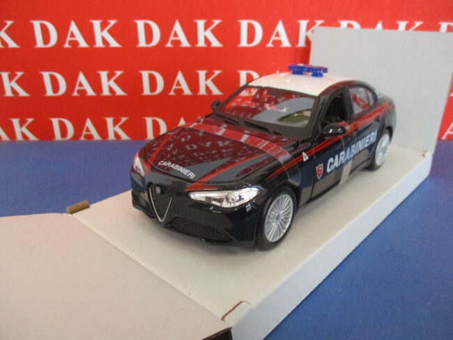 Die cast 1/24 Modellino Auto Carabinieri Alfa Romeo Giulia 2015 by Burago - immagine 2