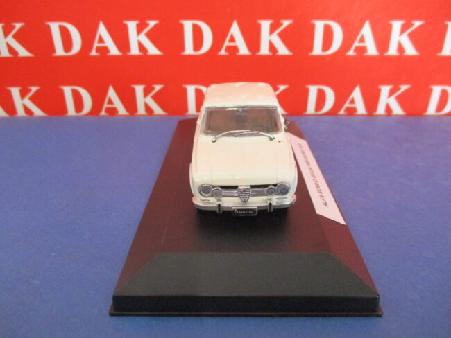 Die cast 1/43 Modellino Auto Alfa Romeo Giulia 1600 Super Bianca 1970 - immagine 3