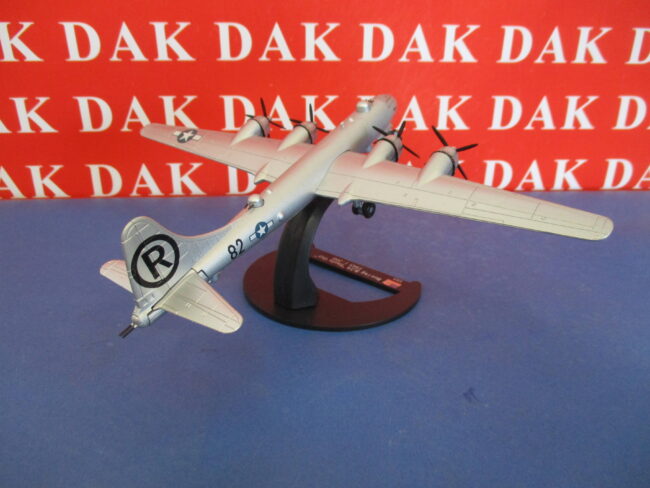 Die cast 1/200 Modellino Aereo Aircraft Boeing B-29 Enola Gay 1945 - immagine 5