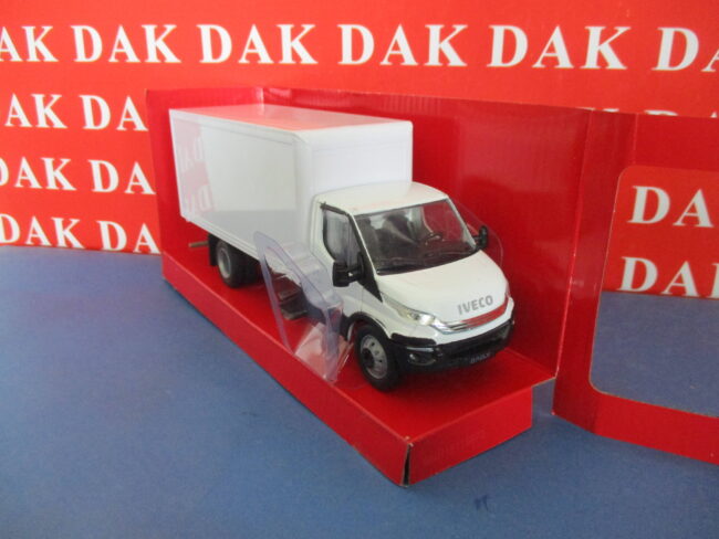 Die cast 1/36 Modellino Furgone Iveco Daily Cassonato 2023 by New Ray - immagine 2